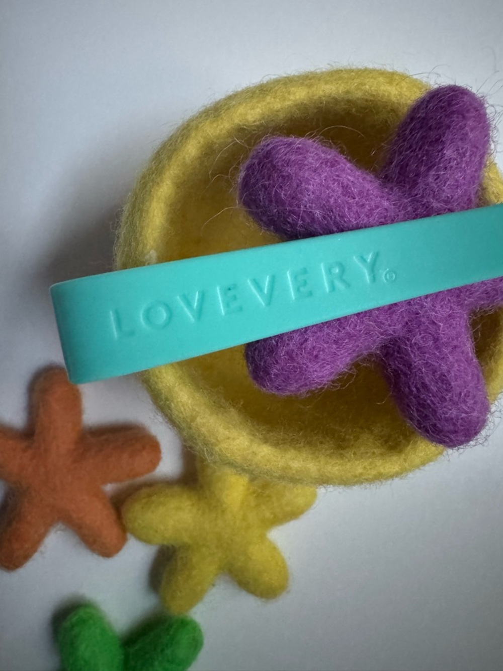 Lovevery - Transfer Tweezers & Felt Stars